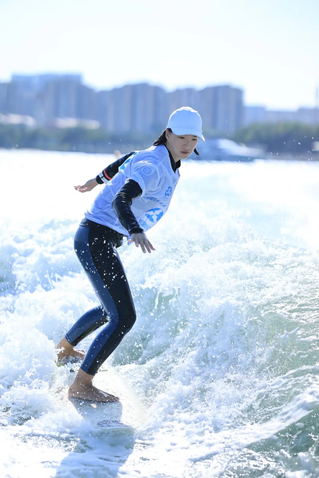 钱塘朱雀队鏖战漠南战狼队,冲浪锦标赛爆冷,转换速度占优。球迷期待下一战(战狼歌词完整版) 钱塘朱雀队鏖战漠南战狼队,冲浪锦标赛爆冷,转换速度占优。球迷期待下一战(战狼歌词完整版)